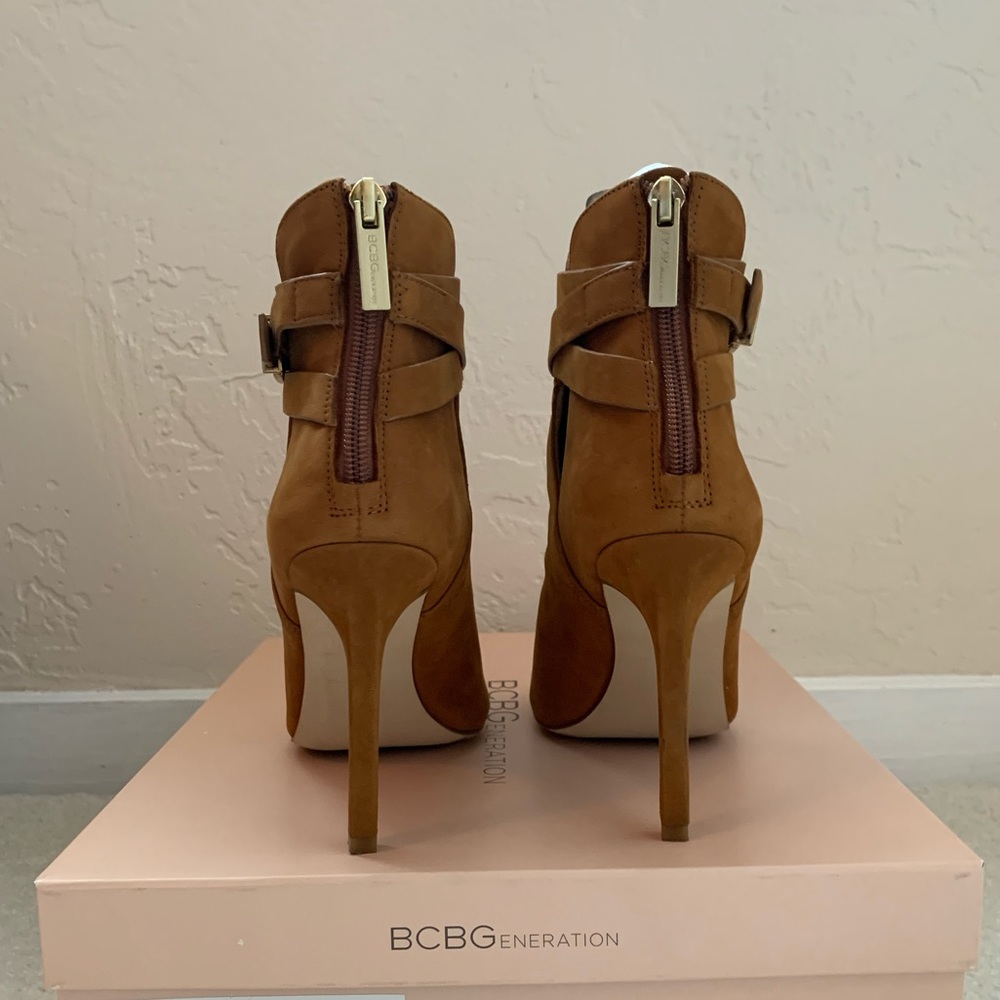 Bcbg Bootie, Like New In Box! Size 6.5 - image 3